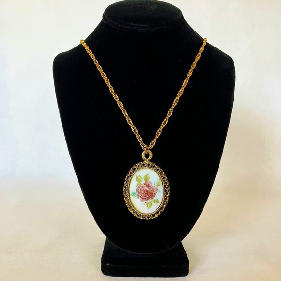 Rose Cameo Pendant Link Chain Necklace Ornate Gold Tone Metal Frame Mirror Back - Picture 3 of 10